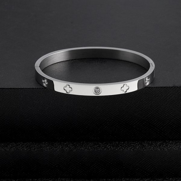 23449614892_1493658876.jpg Stainless Steel Clover Bangle 642220562373