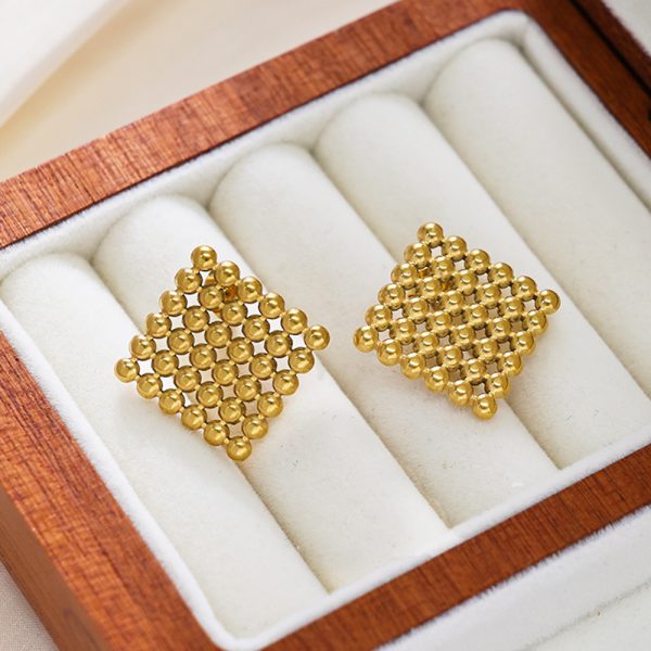O1CN0106U1YD25wjYqKDoXg_3529117591-0-cib.jpg Stainless Steel Woven Stud Earrings 872379028730