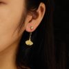 O1CN010OUnRX25wjRe17CZp_3529117591-0-cib.jpg Stainless Steel Clover Shell Earrings 756940769071