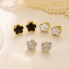 O1CN010vU4wN25wjRfYLwe3_3529117591-0-cib.jpg Stainless Steel Clover Shell Earrings 756940769071