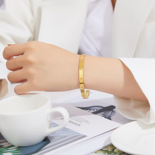 O1CN011h7TRY25wjQPHXqcY_3529117591-0-cib.jpg Stainless Steel Star Open Bangle 744488165392