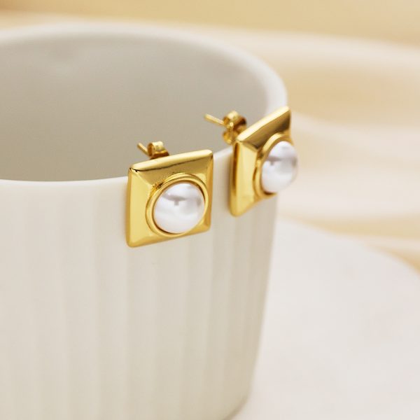 O1CN013CoBNU25wjUtJmnfO_3529117591-0-cib.jpg Stainless Steel Square Pearl Earrings 803327718230