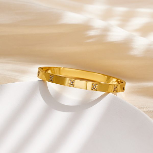 O1CN0142391r25wjNzTad8w_3529117591-0-cib.jpg Stainless Steel Rhinestone Bangle 724031540247