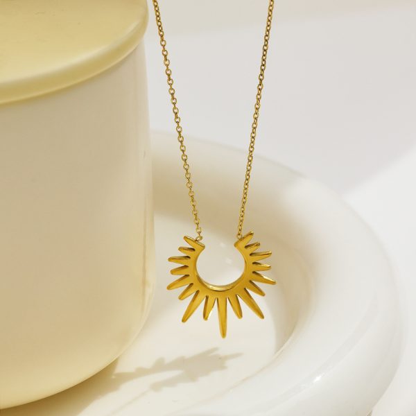 O1CN014RqXYC25wjVRK5rhO_3529117591-0-cib.jpg Stainless Steel Sunflower Necklace 814593069767