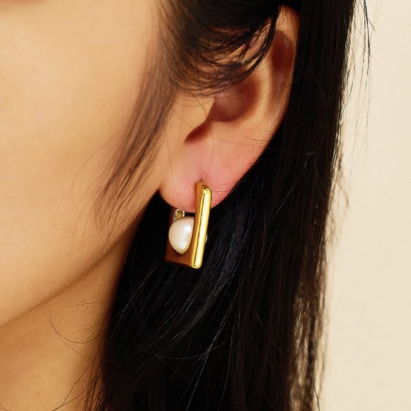 O1CN018hqCoI25wjReJqlmb_3529117591-0-cib.jpg Stainless Steel Pearl Hoop Earrings 756784087822