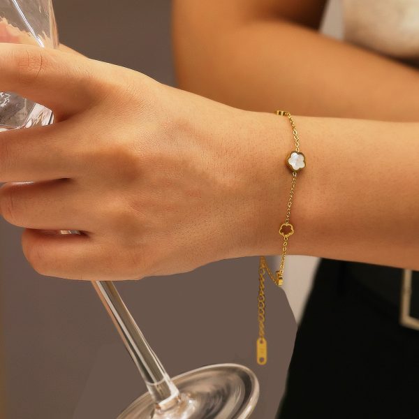 O1CN019AAd6325wjYu6TpqD_3529117591-0-cib.jpg Stainless Steel Clover Chain Bracelet 874413639818