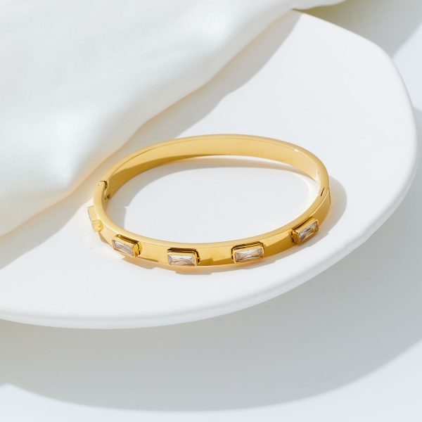 O1CN01D5MNlR25wjJKC1DvZ_3529117591-0-cib.jpg Stainless Steel Baguette Zirconia Bangle 682298798971