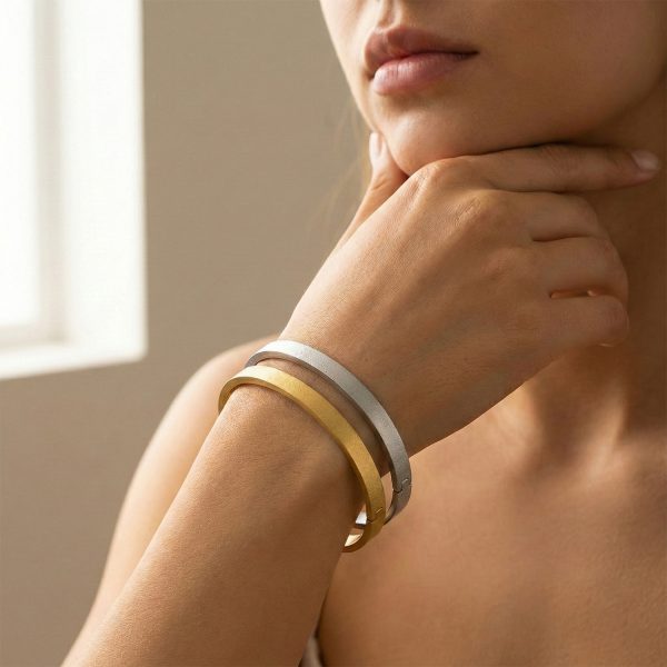O1CN01D6RgNj25wjfprhWkx_3529117591-0-cib.jpg Stainless Steel Smooth Bangle 1050262428324