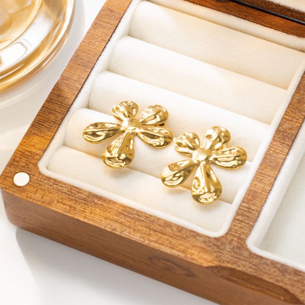 O1CN01Ed5HrA25wjYLFaXMI_3529117591-0-cib.jpg Stainless Steel Hammered Flower Earrings 861311002723
