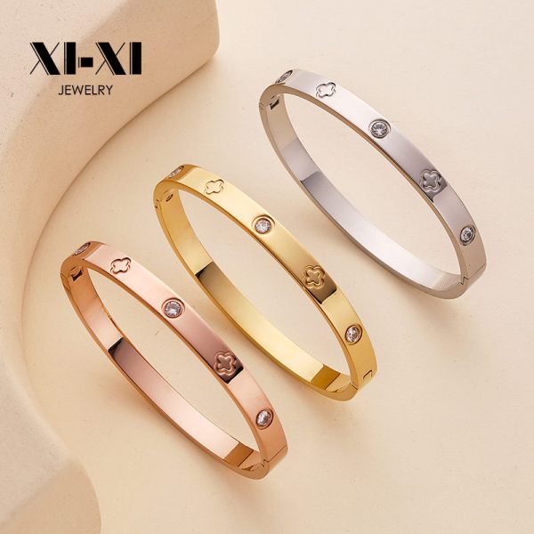O1CN01FiSgWk25wjbsUqTEM_3529117591-0-cib.jpg Stainless Steel Clover Bangle 642220562373