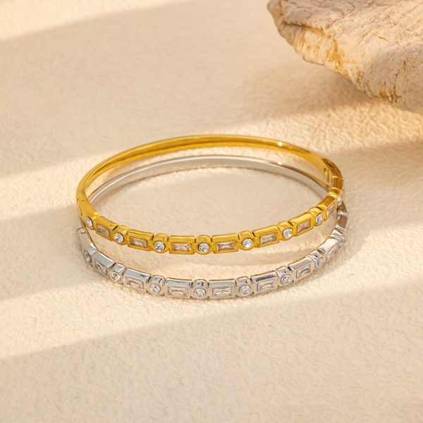 O1CN01G6Pape25wjcOGaEiD_3529117591-0-cib.jpg Stainless Steel Rhombus Zirconia Bangle 963860779295