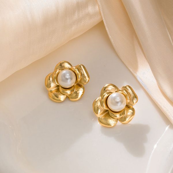 O1CN01GqEJGq25wjZYYbM9g_3529117591-0-cib.jpg Stainless Steel Flower Pearl Earrings 893538757491