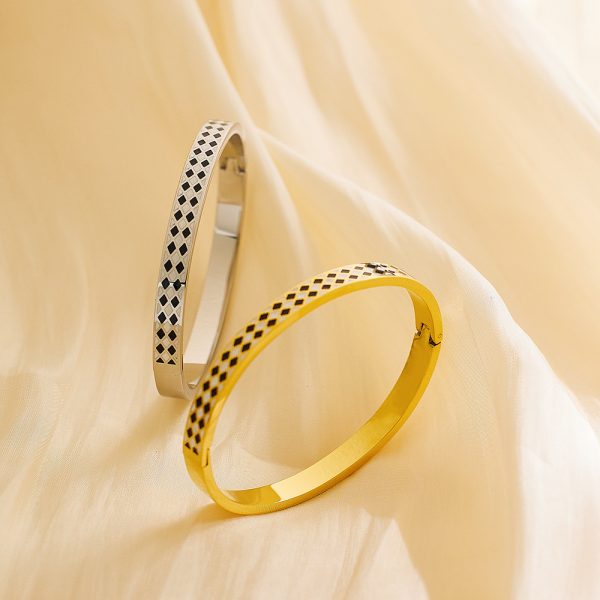 O1CN01HDpHIb25wjNkRTUiq_3529117591-0-cib.jpg Stainless Steel Rhombus Bangle 724260649540