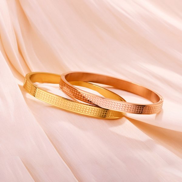O1CN01HIJkTf25wjbfLitsv_3529117591-0-cib.jpg Stainless Steel Textured Bangle 918471854373