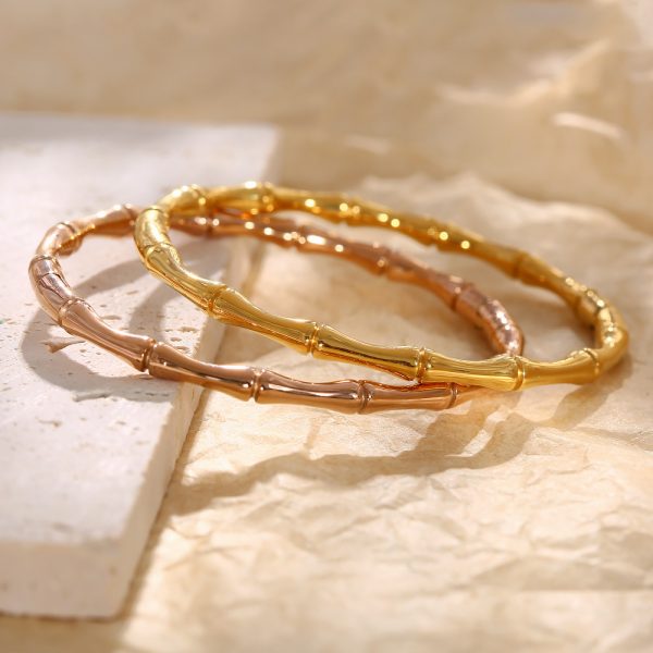 O1CN01HssrUc25wjHQR1wca_3529117591-0-cib.jpg Stainless Steel Rhinestone Bangle 670888213634
