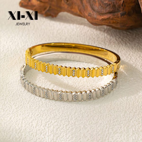O1CN01HtHv2R25wjbzxZlAM_3529117591-0-cib.jpg Stainless Steel Vintage Bangle 955660871813
