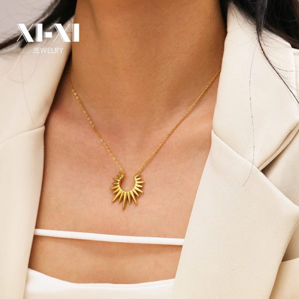 O1CN01IRZXqx25wjbptdqeF_3529117591-0-cib.jpg Stainless Steel Sunflower Necklace 814593069767