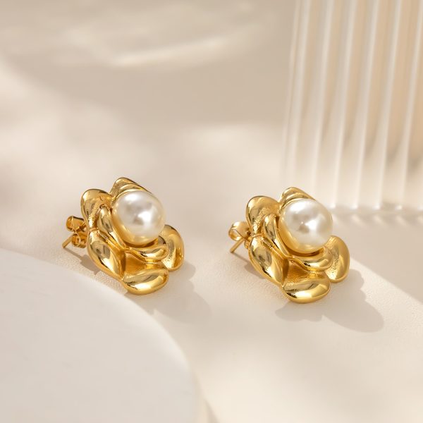 O1CN01ItObO625wjZZUGGYV_3529117591-0-cib.jpg Stainless Steel Flower Pearl Earrings 893538757491