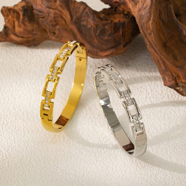 O1CN01JhjnjY25wjcAA4Q4L_3529117591-0-cib.jpg Stainless Steel Geometric Zirconia Bangle 959993739792