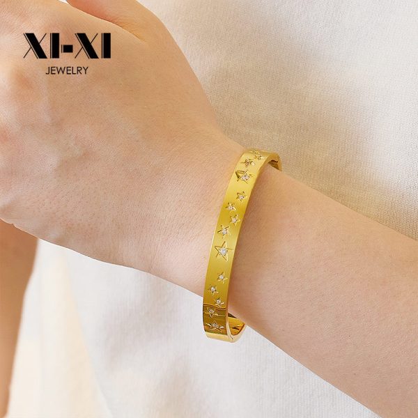 O1CN01JwdirK25wjblU8zKo_3529117591-0-cib.jpg Stainless Steel Star Rhinestone Bangle 724631046012