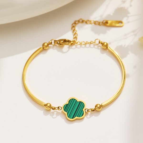 O1CN01KCn5ip25wjYq3l8Be_3529117591-0-cib.jpg Stainless Steel Lucky Flower Bracelet 874886563455