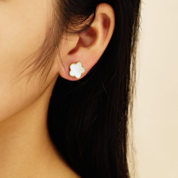 O1CN01KlRcso25wjRd2bmlS_3529117591-0-cib.jpg Stainless Steel Clover Shell Earrings 756940769071