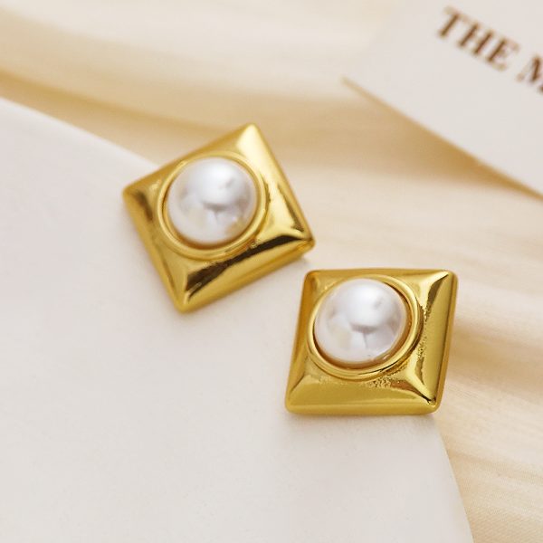 O1CN01LvccoP25wjUxlqg11_3529117591-0-cib.jpg Stainless Steel Square Pearl Earrings 803327718230