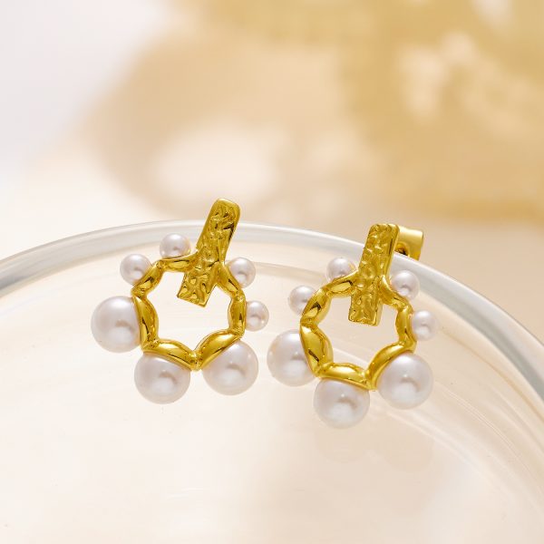 O1CN01MCIMl525wjRbtLbVc_3529117591-0-cib.jpg Stainless Steel Pearl Hoop Earrings 756784087822