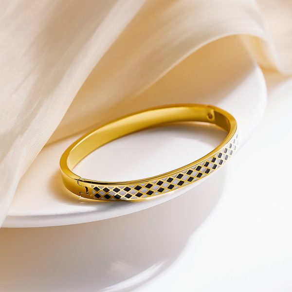 O1CN01OuVJ0r25wjNyVrxqI_3529117591-0-cib.jpg Stainless Steel Rhombus Bangle 724260649540