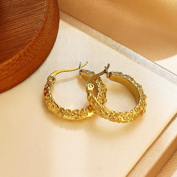 O1CN01PCJ9lt25wjV28ePTg_3529117591-0-cib.jpg Stainless Steel Textured Huggie Earrings 806113016766