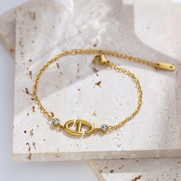 O1CN01PmReYq25wjTf3Myc2_3529117591-0-cib.jpg Stainless Steel Rhinestone Snaffle Bracelet 778698906212