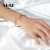 O1CN01Q6uA5e25wjbnWEYBH_3529117591-0-cib.jpg Stainless Steel Honeycomb Bangle 652655863104
