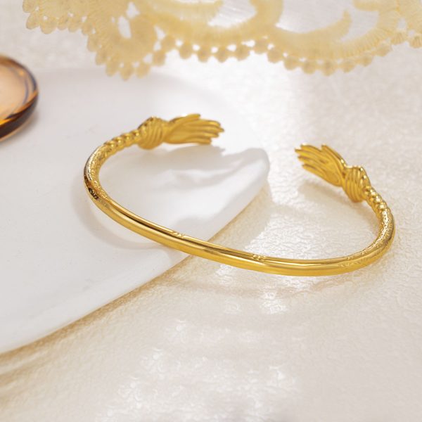 O1CN01Ryz2LK25wjZamgVER_3529117591-0-cib.jpg Stainless Steel C Shaped Open Bangle 894657682390