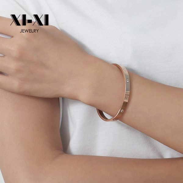 O1CN01SuYvyo25wjbfJlFkq_3529117591-0-cib.jpg Stainless Steel Heart Rhinestone Bangle 646338561149