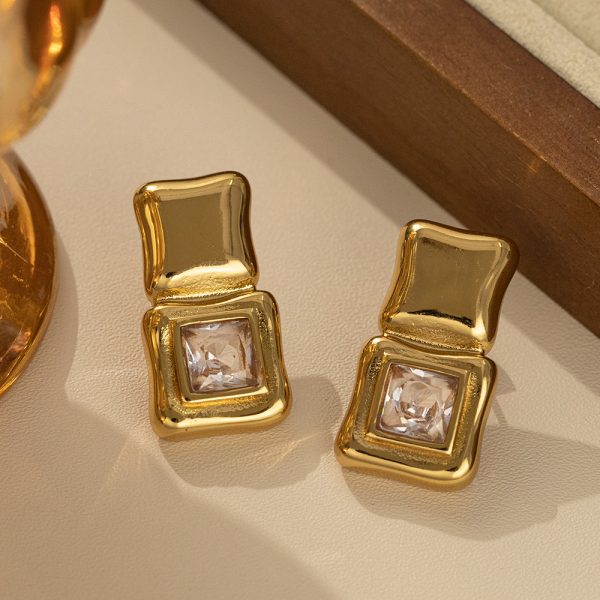 O1CN01UILxAy25wjZUZUMtV_3529117591-0-cib.jpg Stainless Steel Square Stud Earrings 893673124921