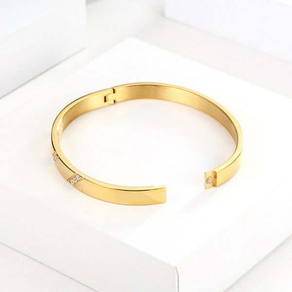 O1CN01W3WQsi1uJNNLRzTtZ_6000000006016-0-cib.jpg Stainless Steel Three Stone Bangle 634911226588