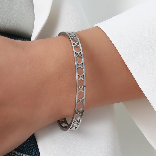 O1CN01XaqnLj25wjbhUPUwN_3529117591-0-cib.jpg Stainless Steel Roman Numeral Bangle 744962446952