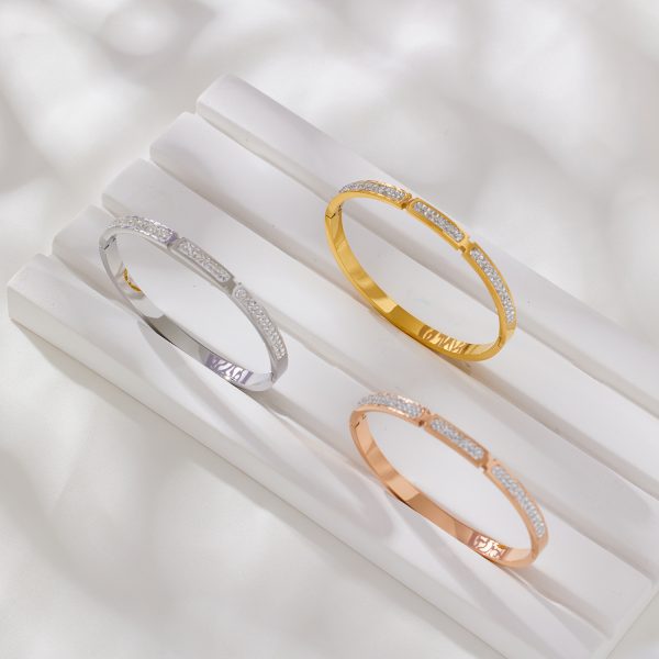 O1CN01XsoiOG25wjQH0DlZ4_3529117591-0-cib.jpg Stainless Steel Rhinestone H Bangle 744085794835
