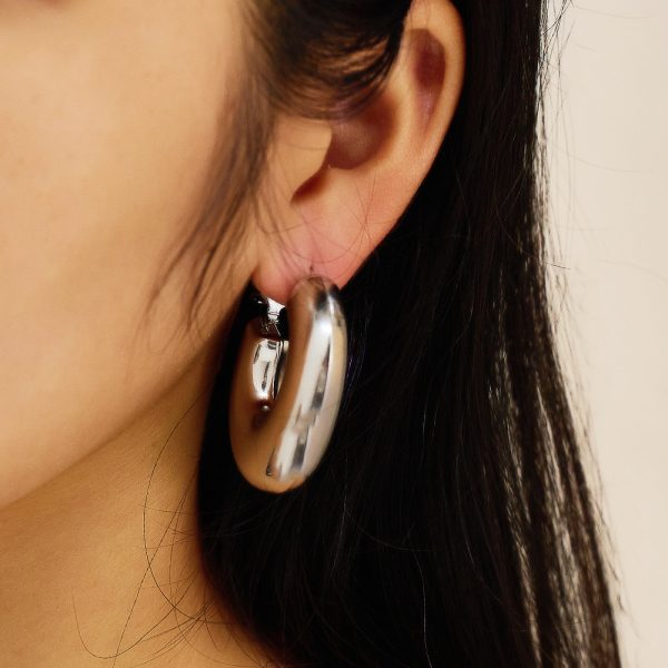 O1CN01Y7fZxK25wjS23PHfV_3529117591-0-cib.jpg Stainless Steel Triple Layer Earrings 761898625006