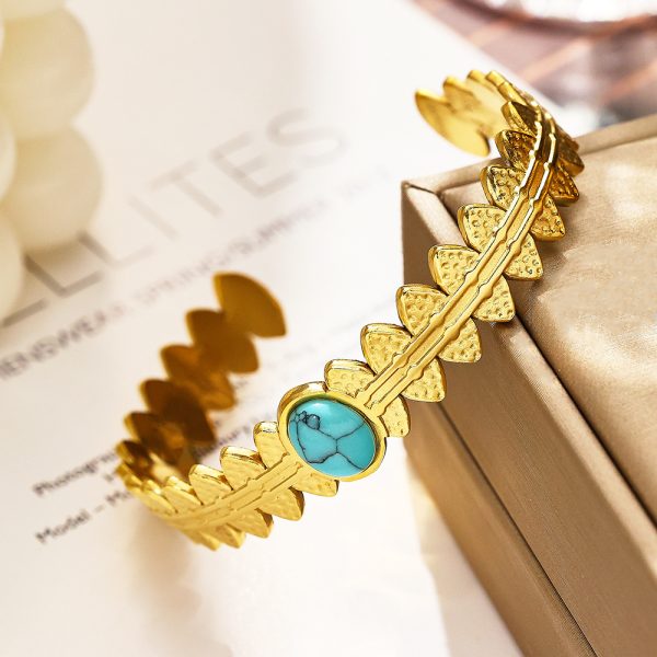 O1CN01ZdJtcJ25wjXeIicmC_3529117591-0-cib.jpg Stainless Steel Triangle Stone Bangle 851142748424