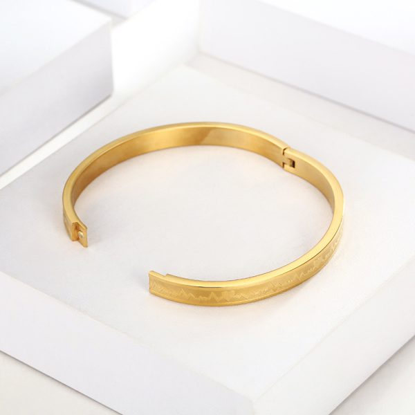 O1CN01Zjw0xg25wjbnvHeTz_3529117591-0-cib.jpg Stainless Steel Heartbeat Bangle 919266166100