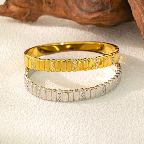 O1CN01bXkgUI25wjbzMZIWW_3529117591-0-cib.jpg Stainless Steel Zirconia Bangle 956681125661