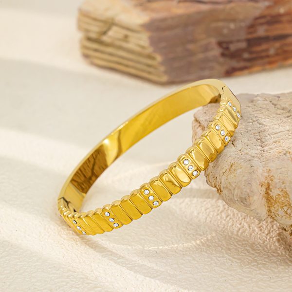 O1CN01bnzNef25wjc0Nq0Wb_3529117591-0-cib.jpg Stainless Steel Zirconia Bangle 956681125661
