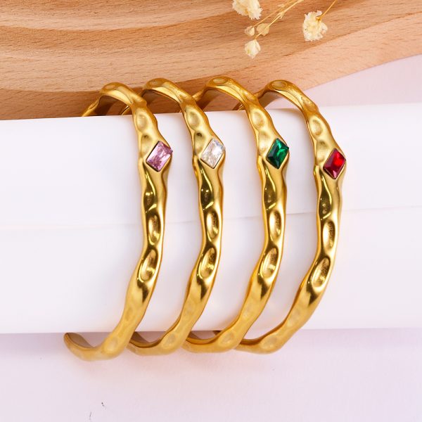 O1CN01dEwMkP25wjXjuK0xY_3529117591-0-cib.jpg Stainless Steel Zirconia Open C Bangle 851469544908