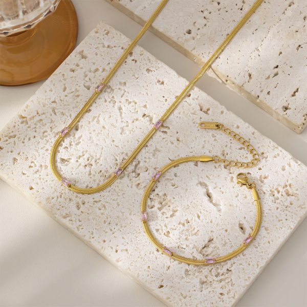 O1CN01ebRrKp25wjbrje7wl_3529117591-0-cib.jpg Stainless Steel Zirconia Square Necklace 894475463162