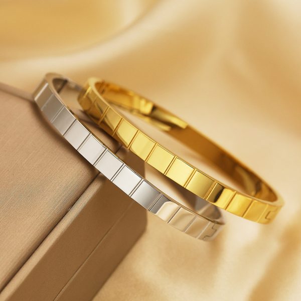 O1CN01f9UEa825wjUiEUDUB_3529117591-0-cib.jpg Stainless Steel Grid Bangle 799085921997