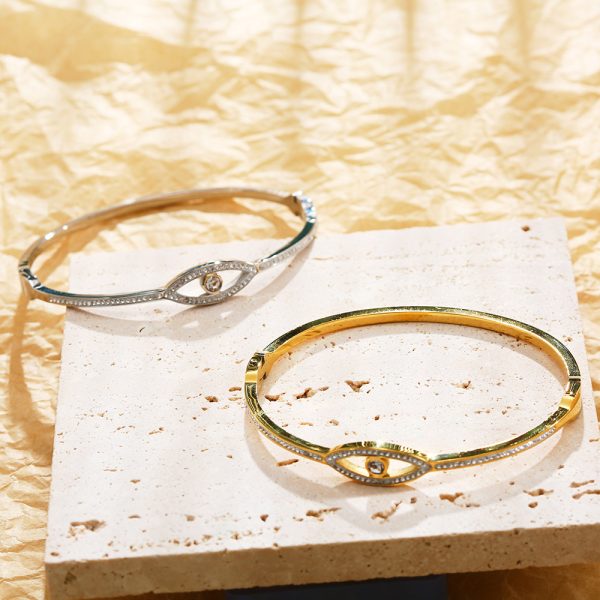 O1CN01fP7gCr25wjIHkAnVK_3529117591-0-cib.jpg Stainless Steel Evil Eye Pave Bangle 675880076317