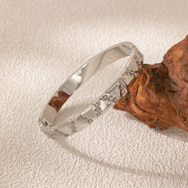 O1CN01hOfZ5U25wjbzMyvmh_3529117591-0-cib.jpg Stainless Steel Rhinestone Bangle 955992918142