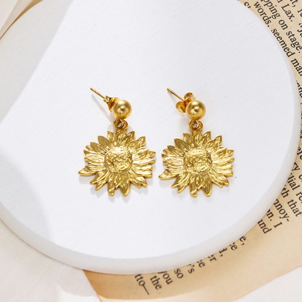 O1CN01iWefD925wjYOqqJl9_3529117591-0-cib.jpg Stainless Steel Sunflower Earrings 862253136205