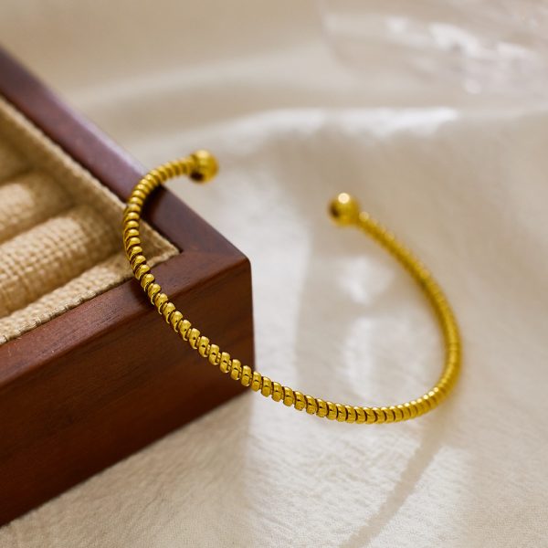 O1CN01j6GanM25wjQvEi6Vy_3529117591-0-cib.jpg Stainless Steel Snake Chain Bracelet 749318034582